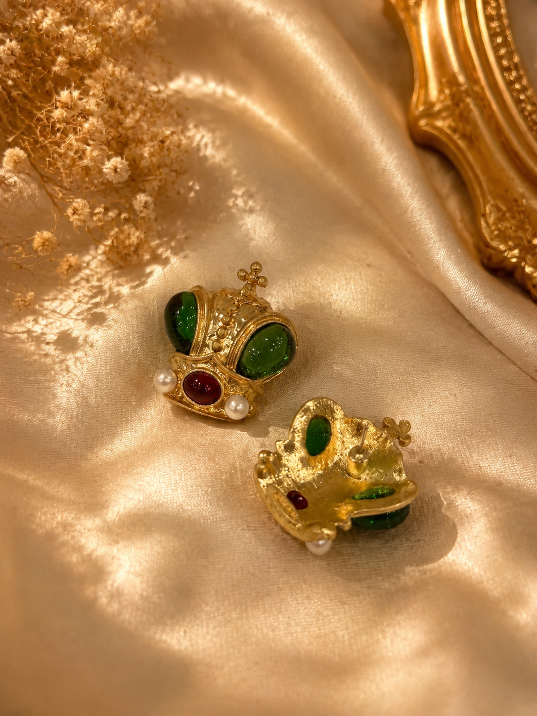 Gold-tone green glass crown stud earrings back and detail view