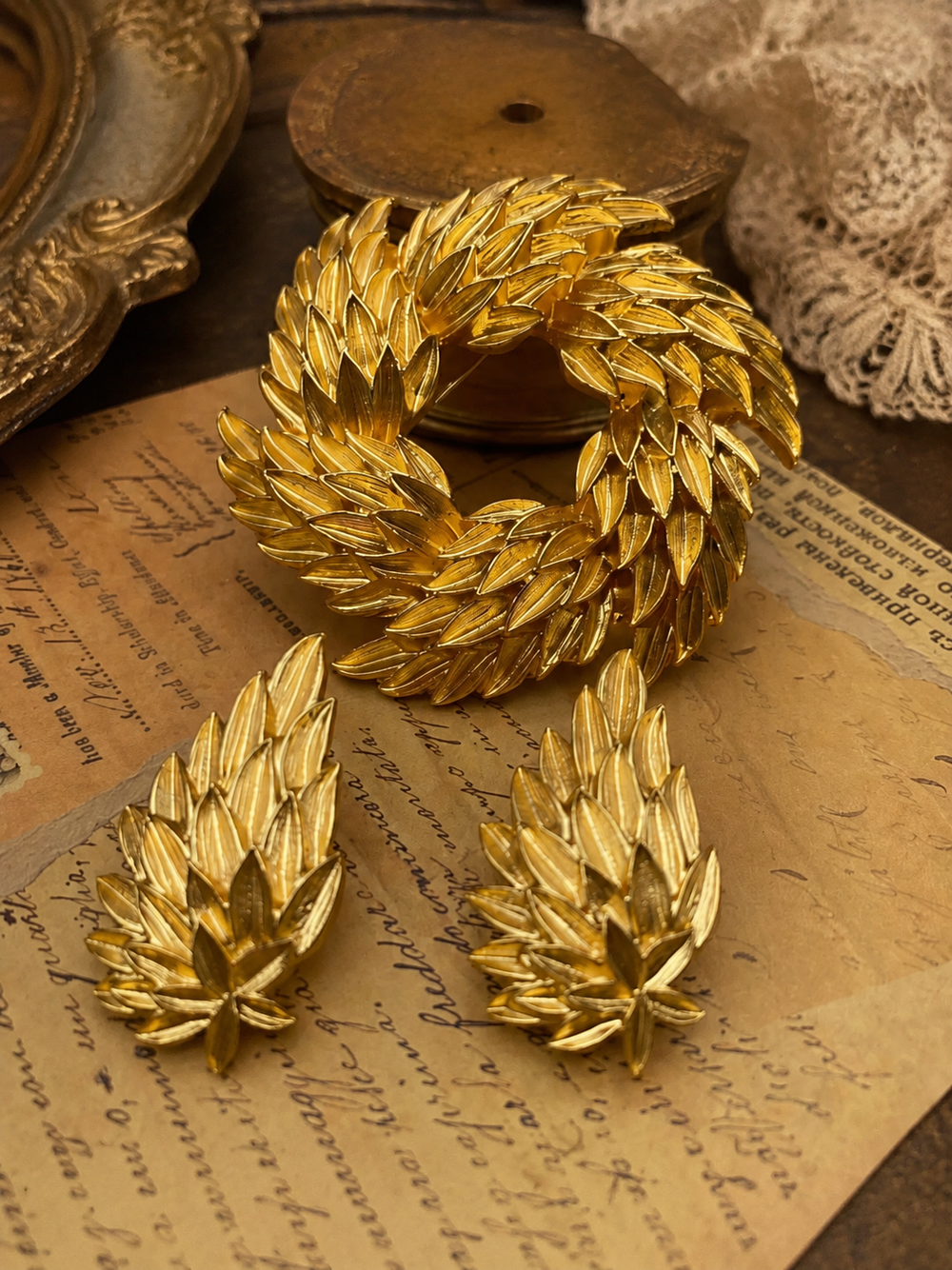 Thick Gold Leaf Sculptural Brooch and Stud Earrings Set Vintage Statement Jewelry