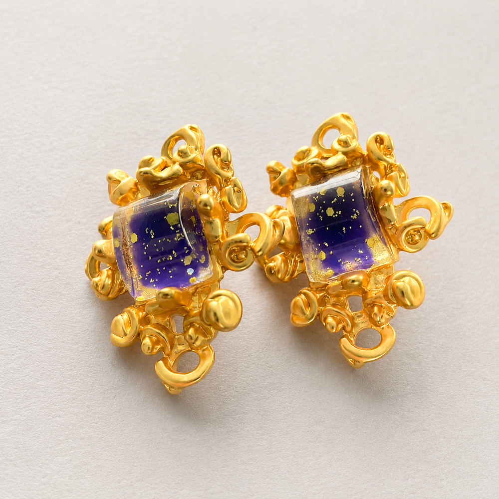 Front view of vintage-inspired 18K gold-plated copper glass statement earrings